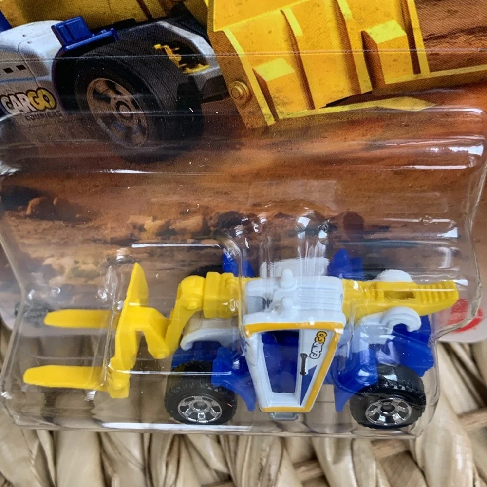 MBX Load Lifter Construction Vehicle Matchbox Toy Truck  New